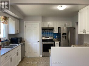 172 Darlington Dr in Hamilton, ON - Building Photo - Building Photo