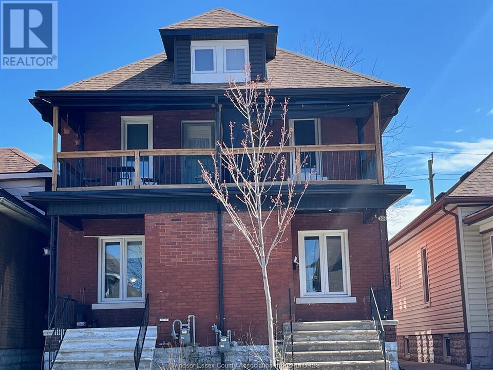 934 Gladstone Ave in Windsor, ON - Building Photo