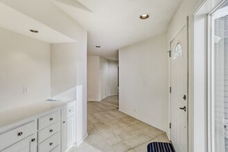 374 NE 49th Ave in Hillsboro, OR - Building Photo - Building Photo