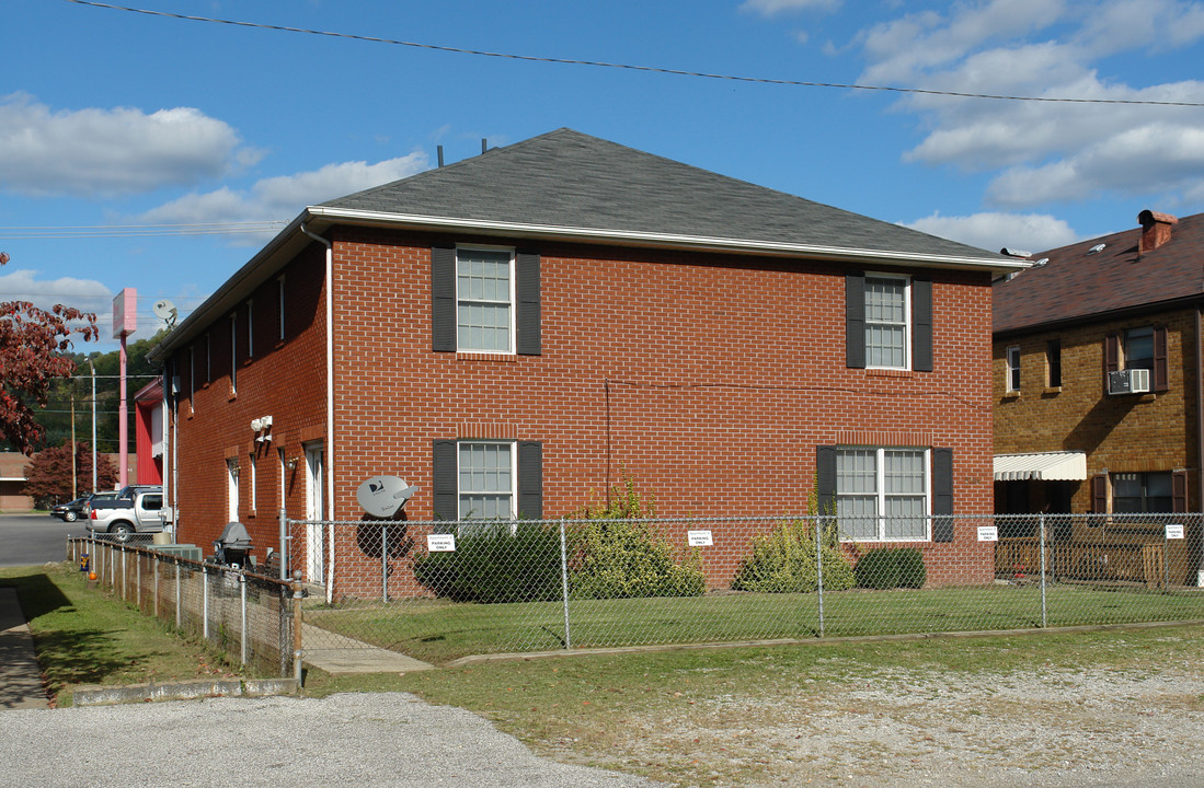 5106 Venable Ave SE in Charleston, WV - Building Photo