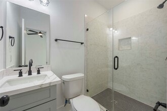 4814 Wilmington St in Houston, TX - Foto de edificio - Building Photo