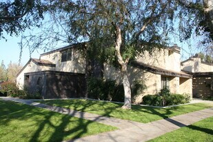 5500 Lennox Ave in Bakersfield, CA - Building Photo