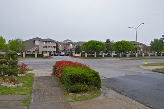 The Bentley - Senior Living in Dallas, TX - Building Photo - Building Photo