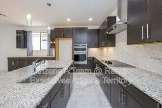 10267 E Civano Wash Trail in Tucson, AZ - Building Photo - Building Photo