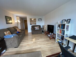 94 Beacon St, Unit 35 in Somerville, MA - Building Photo - Building Photo