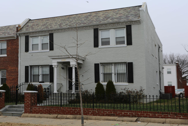 1424 Holbrook St NE in Washington, DC - Building Photo - Building Photo