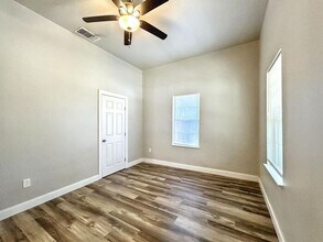 615 Delmar St in San Antonio, TX - Building Photo - Building Photo