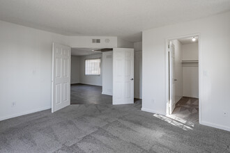 Northwood Apartments in Upland, CA - Foto de edificio - Interior Photo