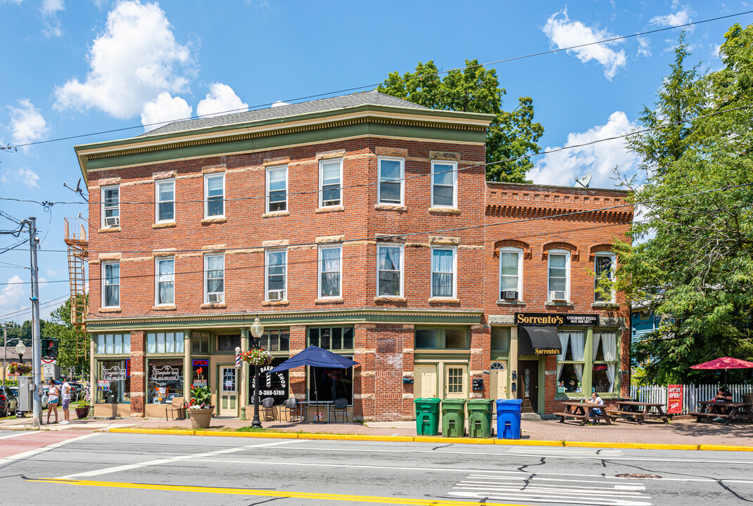 2 N Church St in Goshen, NY - Building Photo