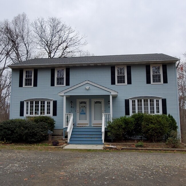 66 Turkey Hill Rd Rentals in Chester, CT