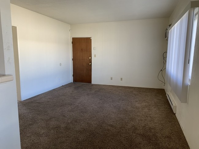 550 S Richmond Ave-Unit -5 in Hanford, CA - Building Photo - Building Photo