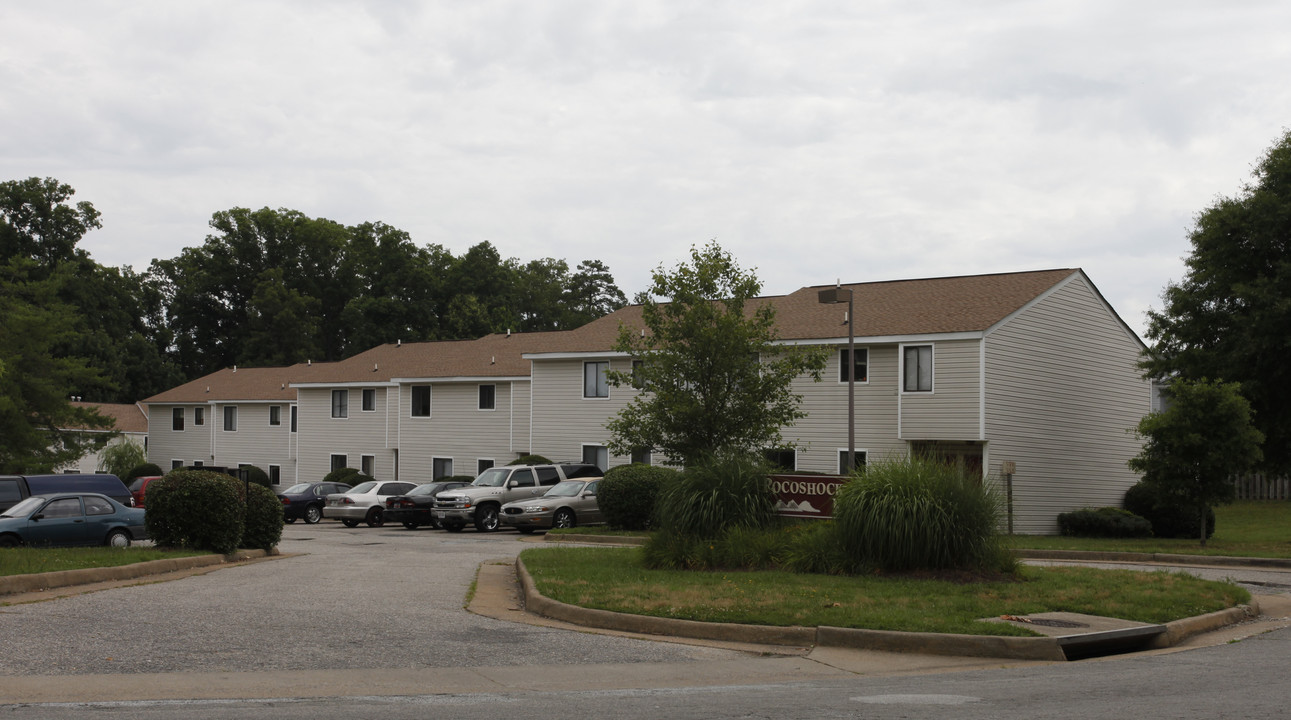 Pocoshock Ridge Apartments in Richmond, VA - Building Photo