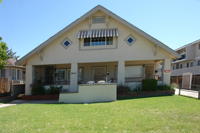 800 Marengo Ave in Pasadena, CA - Building Photo - Building Photo