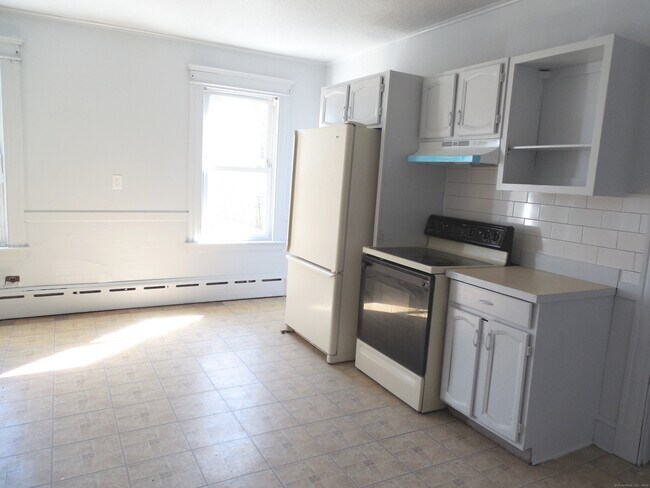 33 Vista Pl-Unit -#2 in Waterbury, CT - Building Photo - Building Photo
