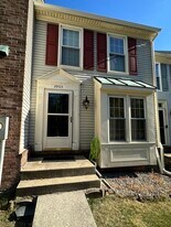 8903 Rosewood Way in Jessup, MD - Building Photo