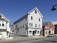 86 Main St in Newmarket, NH - Foto de edificio - Primary Photo