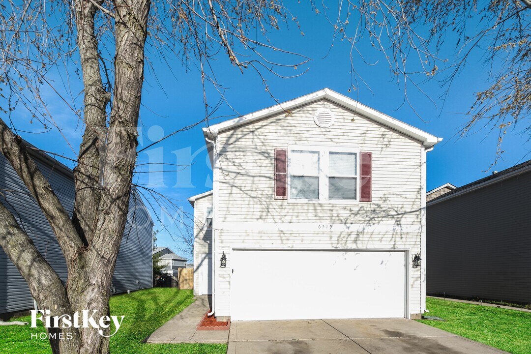 6549 Black Antler Dr in Indianapolis, IN - Foto de edificio