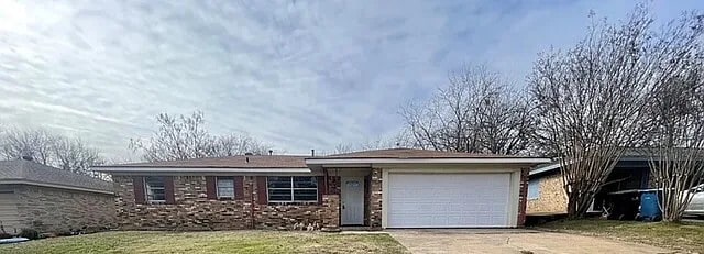 property at 2015 Brenda Ave