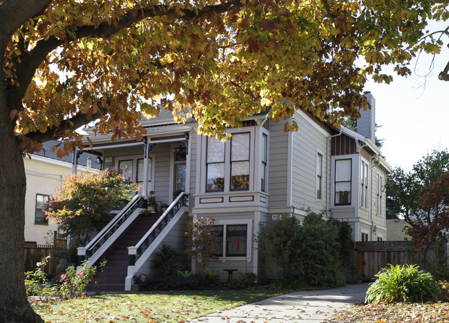 1906 Alameda Ave in Alameda, CA - Building Photo - Building Photo