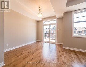 210 Halyard Way in Ottawa, ON - Building Photo - Building Photo
