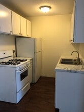 2655 Colfax Ave S in Minneapolis, MN - Building Photo - Interior Photo