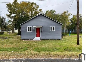 1233 San Antonio Ave in Port Arthur, TX - Building Photo