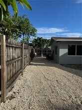 511 W 16th St-Unit -0 in Hialeah, FL - Building Photo - Building Photo