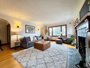 2335 47th Ave SW in Seattle, WA - Building Photo - Building Photo