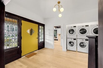 4439 Victoria Park Dr in Los Angeles, CA - Foto de edificio - Building Photo