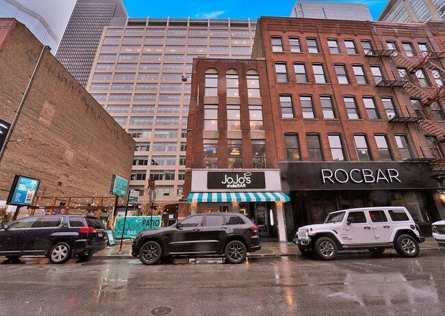 property at 23 W Hubbard St