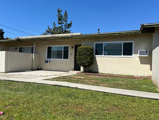 576 N Wilson Ave, Unit 576 in Pasadena, CA - Building Photo - Building Photo