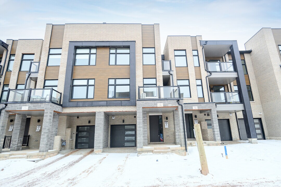 1282 Dempster Ln in Oakville, ON - Building Photo