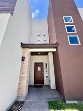 9653 McPherson Rd in Laredo, TX - Building Photo - Building Photo