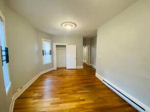 8 Coleman St, Unit #1 in Boston, MA - Foto de edificio - Building Photo