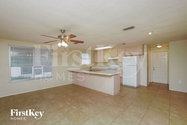 10134 Oleander Dr in Port Richey, FL - Building Photo - Building Photo