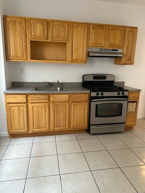 793 E 19th St-Unit -1 in Paterson, NJ - Building Photo - Building Photo