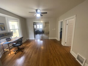 2725 N Bremen St, Unit Upper in Milwaukee, WI - Building Photo - Building Photo