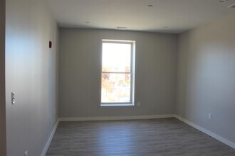 540 Chestnut St in Manchester, NH - Building Photo - Building Photo