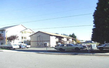 1619 Chestnut St in Everett, WA - Foto de edificio - Building Photo