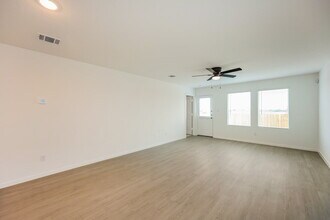 1842 Musk Rose in Converse, TX - Building Photo - Building Photo