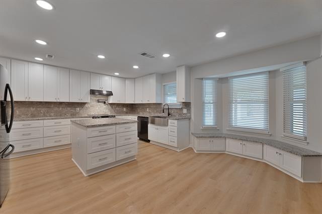 2321 Quail Hollow Dr in Grand Prairie, TX - Building Photo
