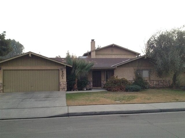 4301 Parkwood Ct in Bakersfield, CA - Foto de edificio