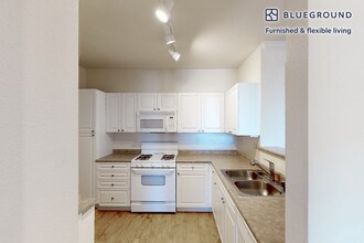 1579 E Jefferson Wy in Simi Valley, CA - Building Photo - Building Photo