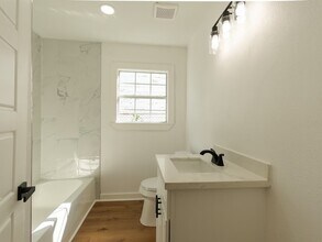 6802 Eastwood St in Houston, TX - Building Photo - Building Photo