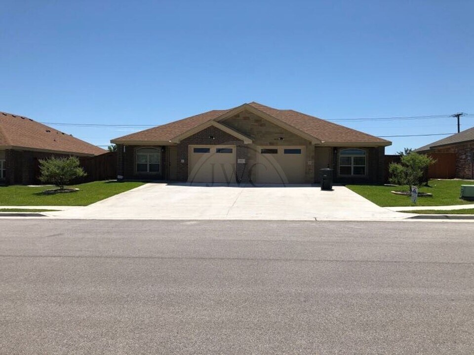 5800 Luminous Ln in Killeen, TX - Building Photo