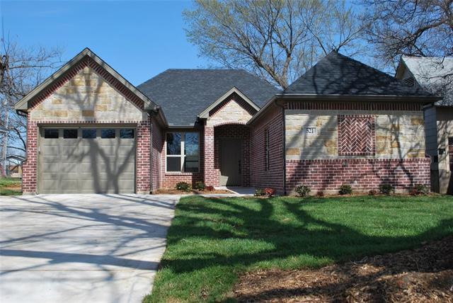 521 W Sears St in Denison, TX - Building Photo