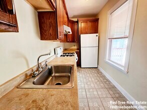 243 Callender St in Boston, MA - Building Photo - Building Photo