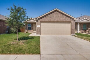 2525 Russell St in Crandall, TX - Building Photo