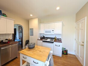 25 Paulina St, Unit 2 in Somerville, MA - Building Photo - Building Photo