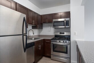 Courtside Square Apartments in King of Prussia, PA - Foto de edificio - Interior Photo